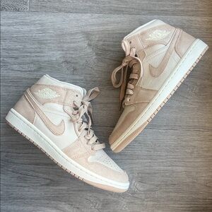 NWOT Air Jordan 1 Mid SE Light Tan Sail Women’s 7.5 | Nike Jordans
